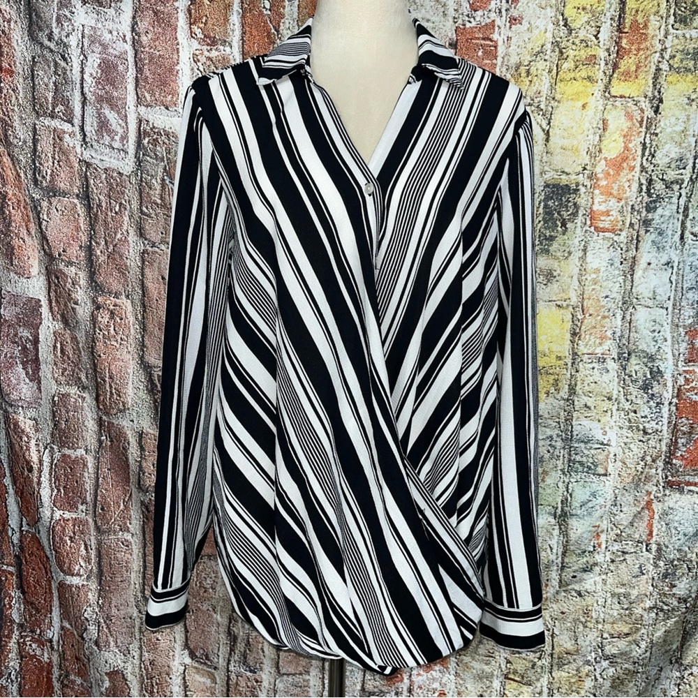 Dressbarn Large Long Sleeve Button Up Shirt Blouse